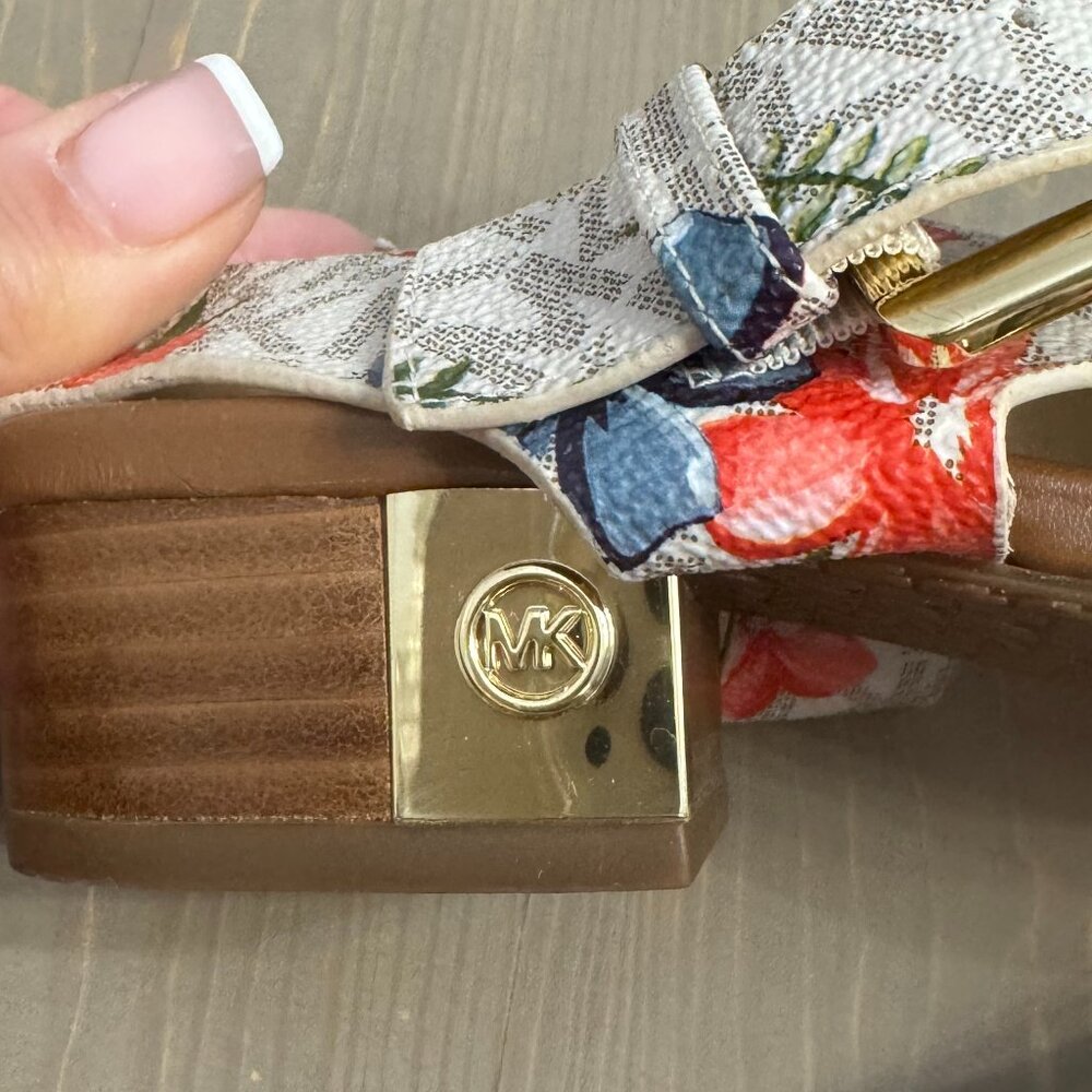 Michael Kors Sandal - Picture 5 of 6